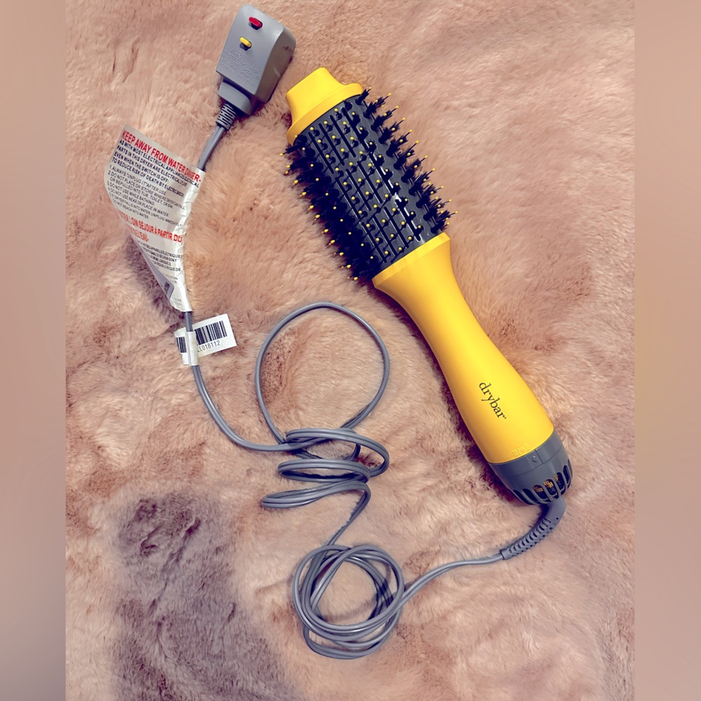 The Double Shot Oval Blow-Dryer Brush